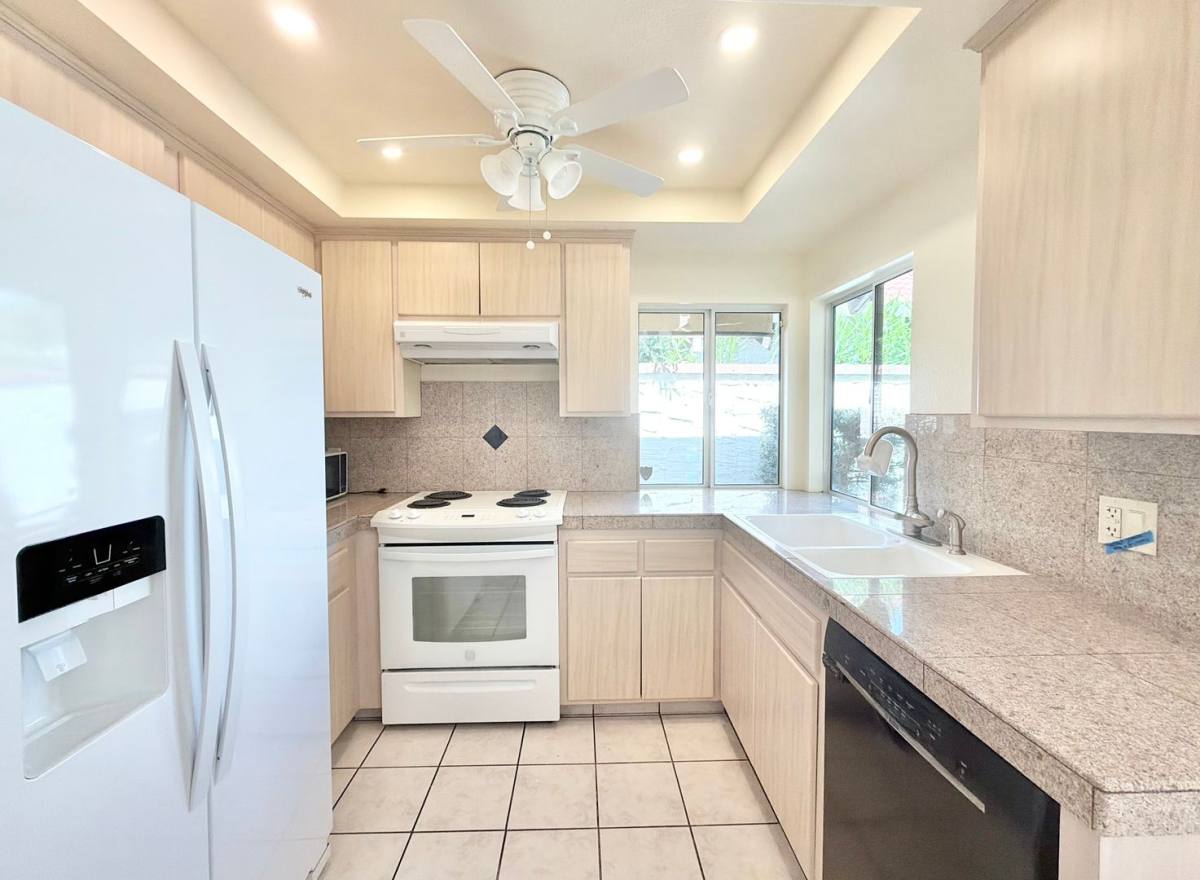 Condo for rent at 2550 Miramonte Circle E, Palm Springs, CA 92264