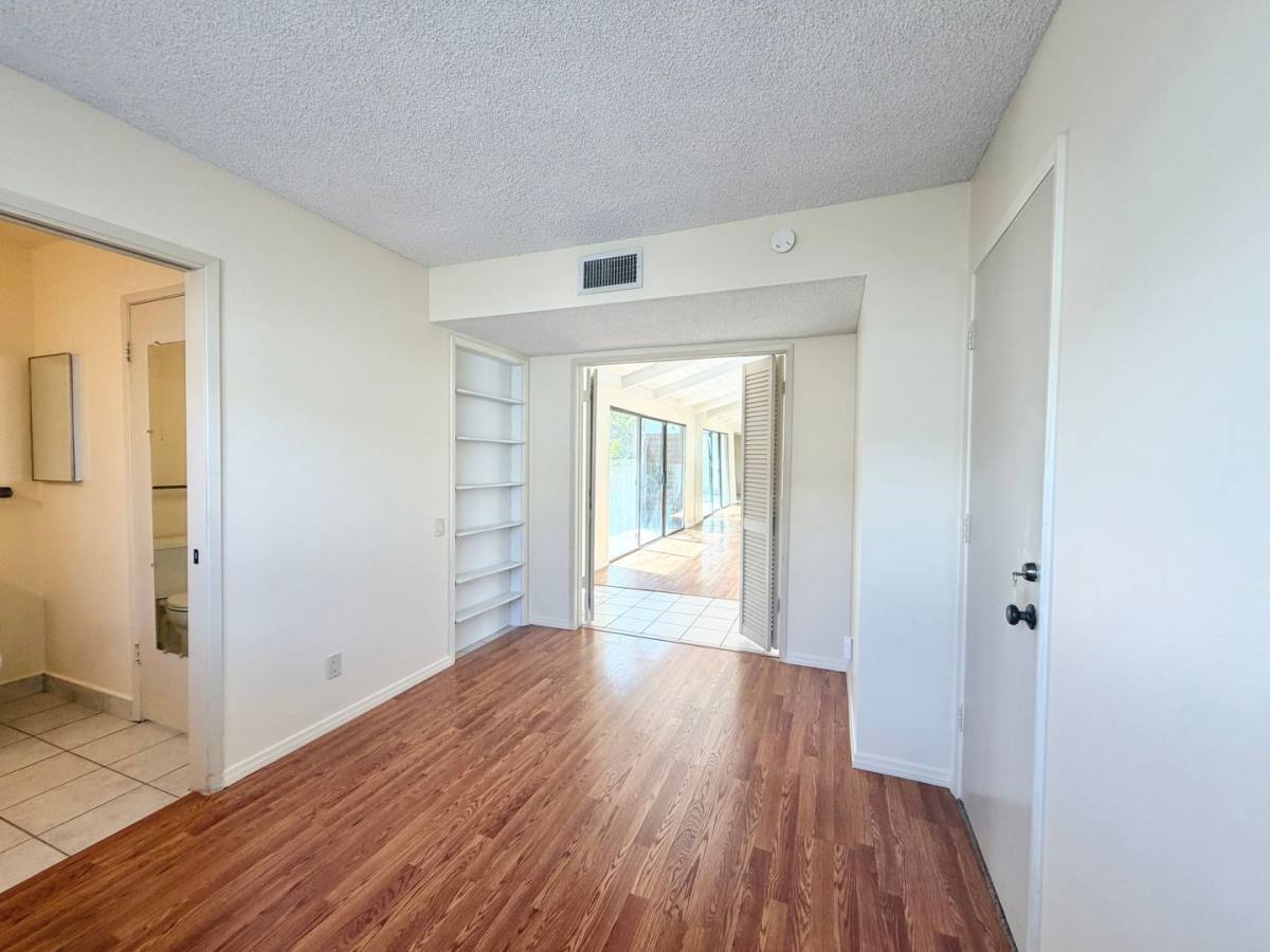 Condo for rent at 2550 Miramonte Circle E, Palm Springs, CA 92264