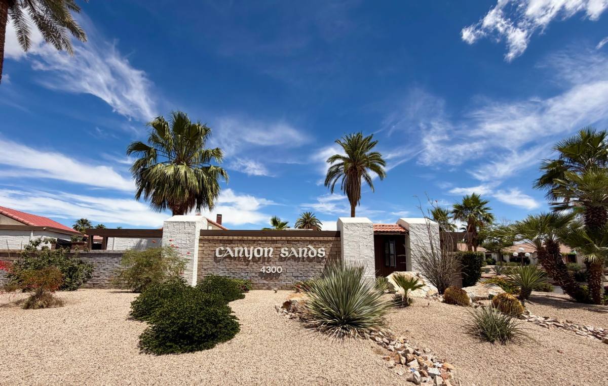 Condo for rent at 2550 Miramonte Circle E, Palm Springs, CA 92264