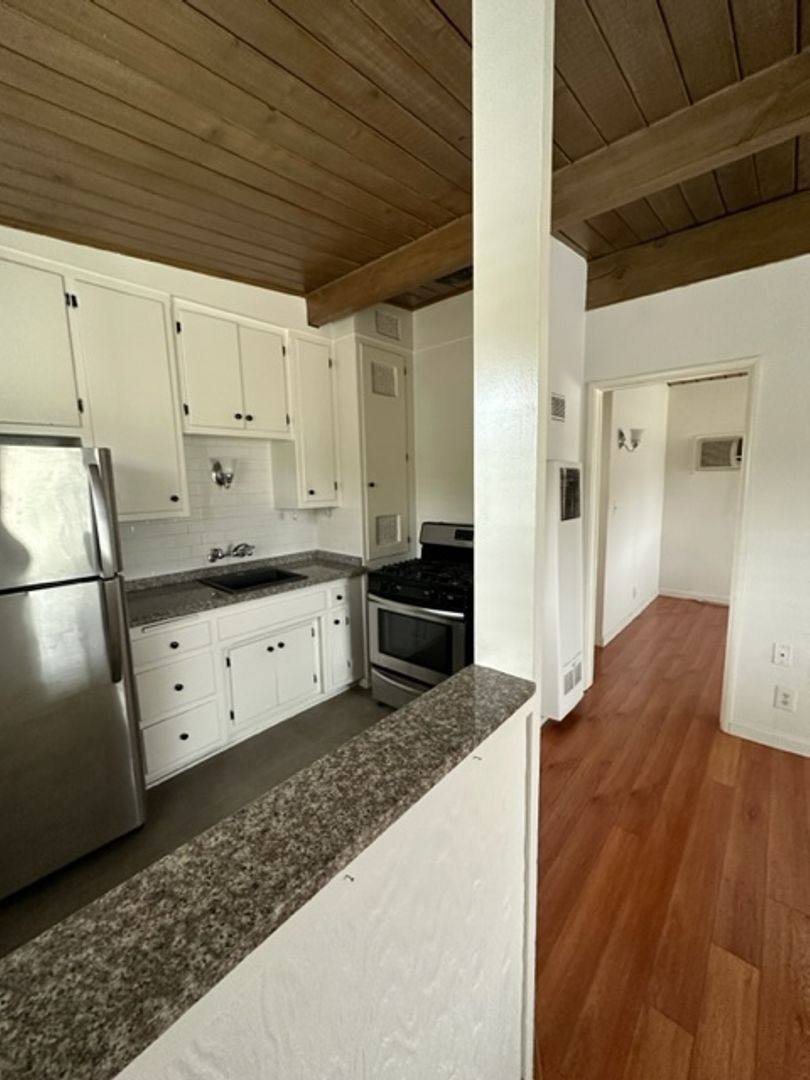 Apartment for rent at 11308 Joffre St, Los Angeles, CA 90049