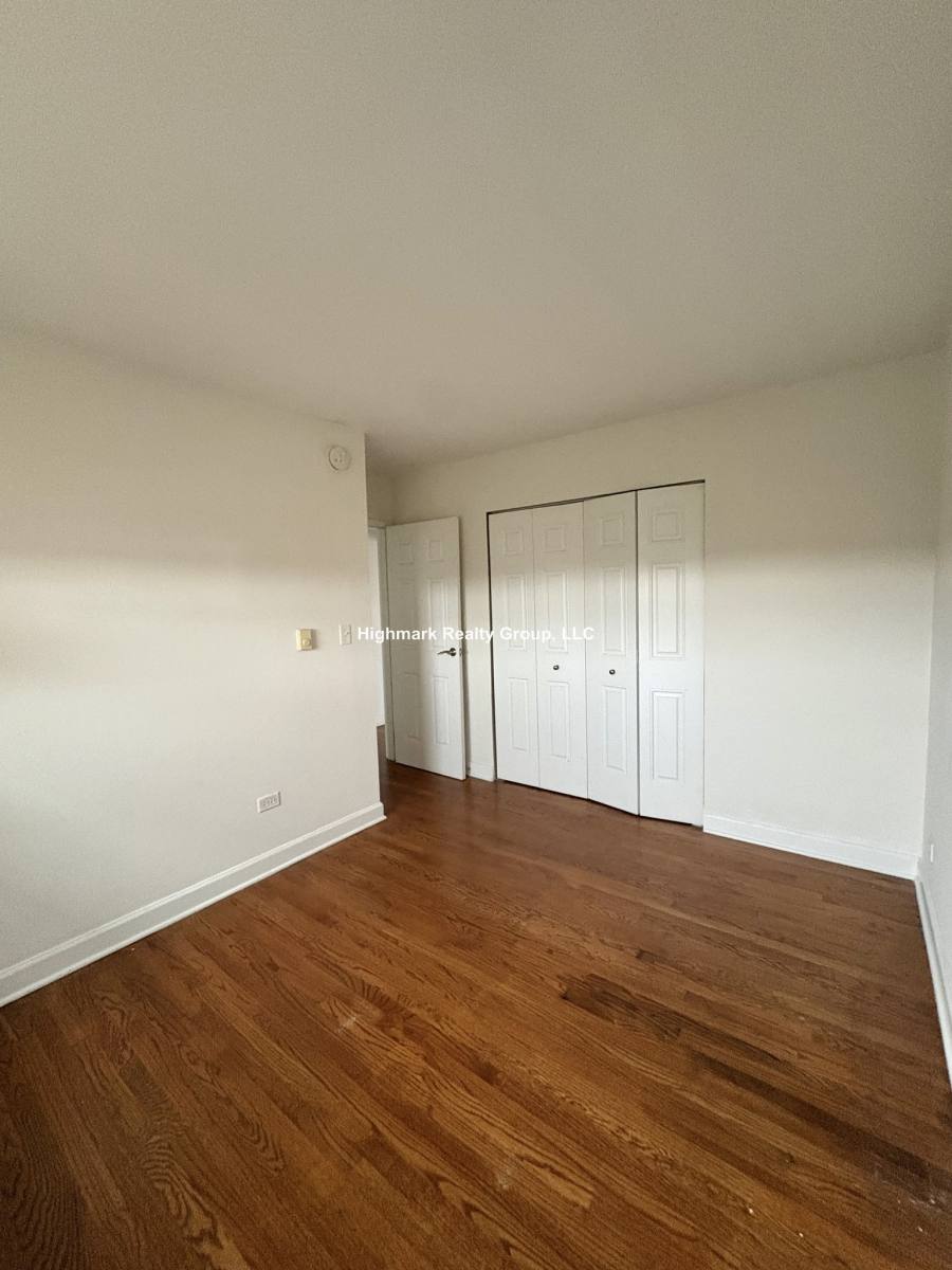 Apartment for rent at 7632 N Milwaukee Ave #4N, Niles, IL 60714