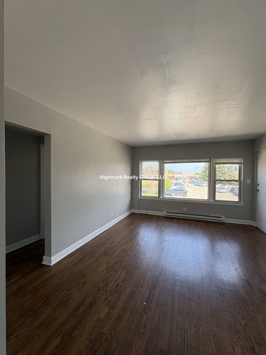 Apartment for rent at 7632 N Milwaukee Ave #4N, Niles, IL 60714