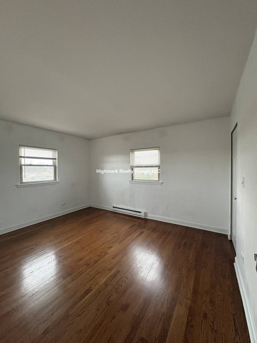Apartment for rent at 7632 N Milwaukee Ave #4N, Niles, IL 60714