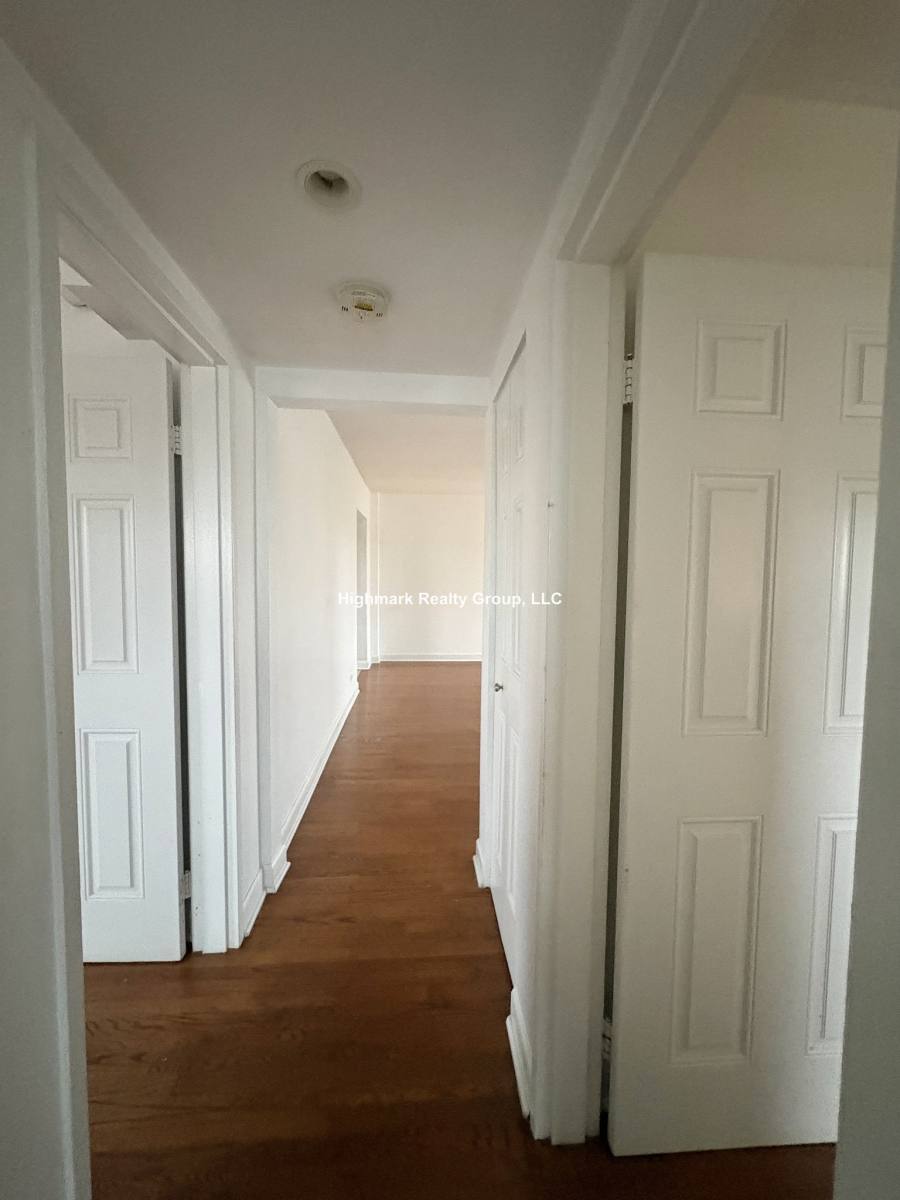 Apartment for rent at 7632 N Milwaukee Ave #4N, Niles, IL 60714