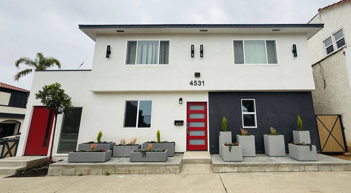 Apartment for rent at 4531 E Anaheim St, Long Beach, CA 90802