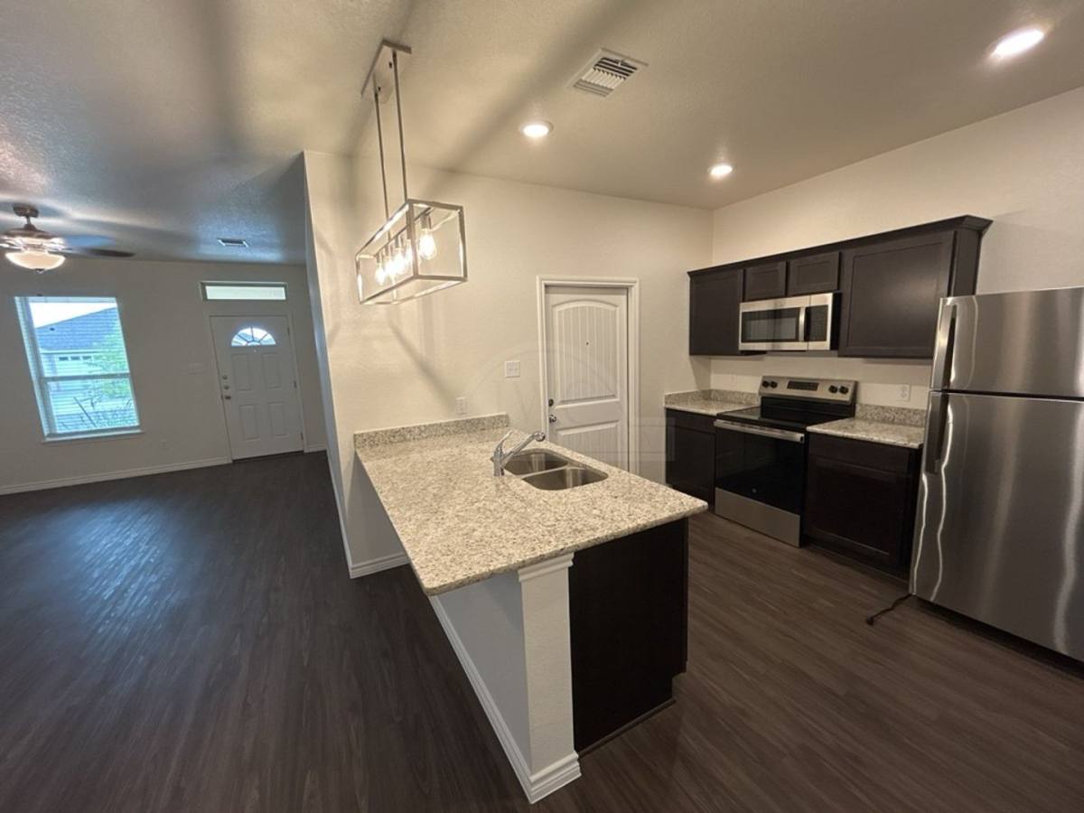 Townhouse for rent at 5104 Rose Garden Loop, Killeen, TX 76542