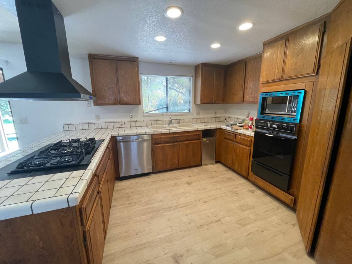 House for rent at 17343 Buckthorn Ave, Hesperia, CA 92345