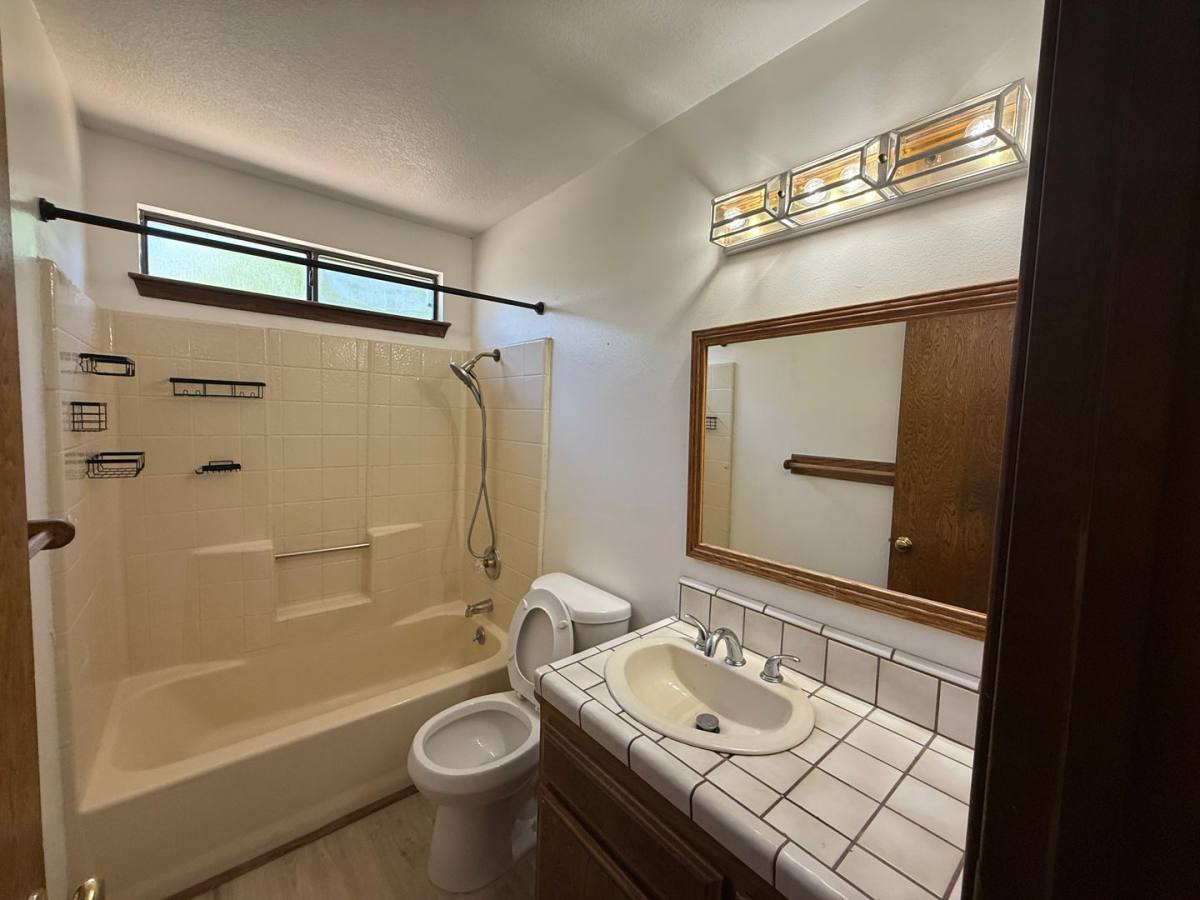 House for rent at 17343 Buckthorn Ave, Hesperia, CA 92345