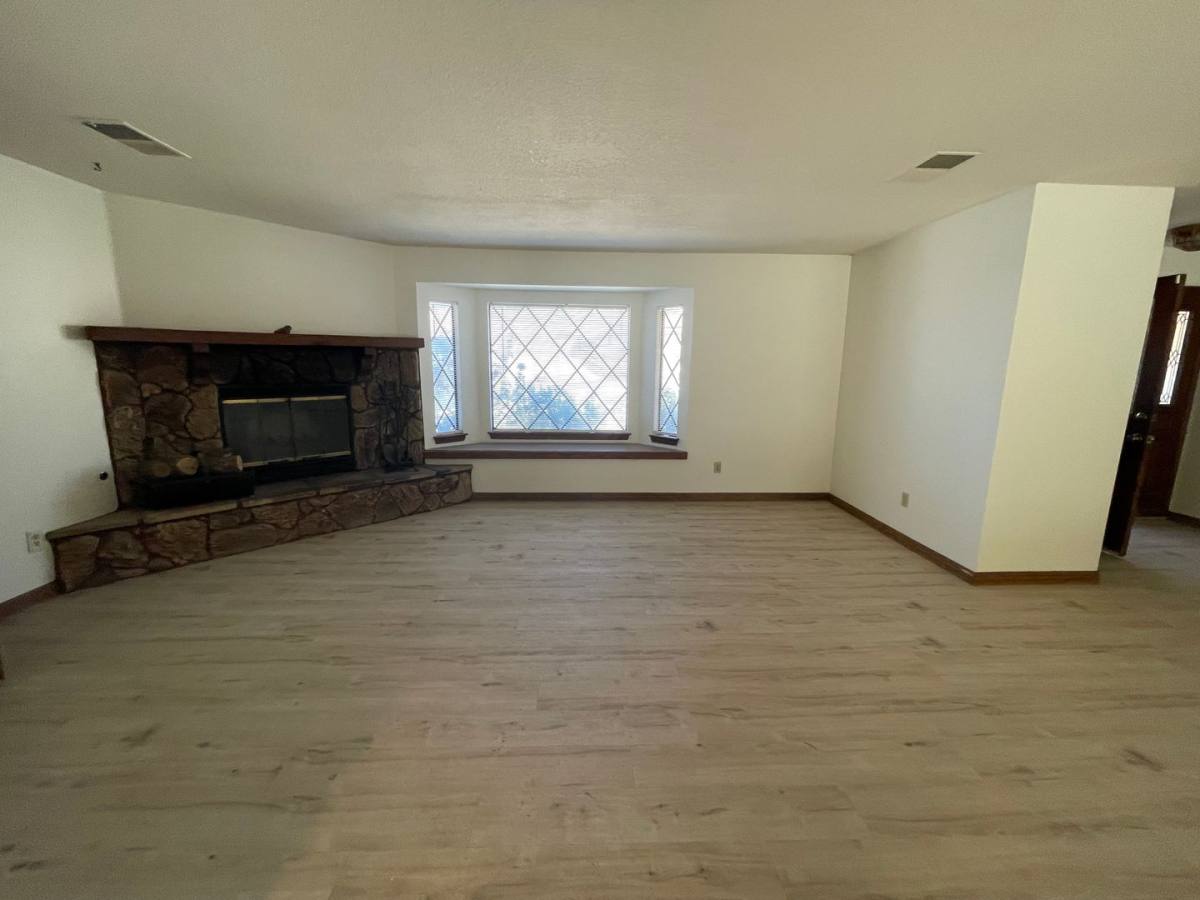 House for rent at 17343 Buckthorn Ave, Hesperia, CA 92345