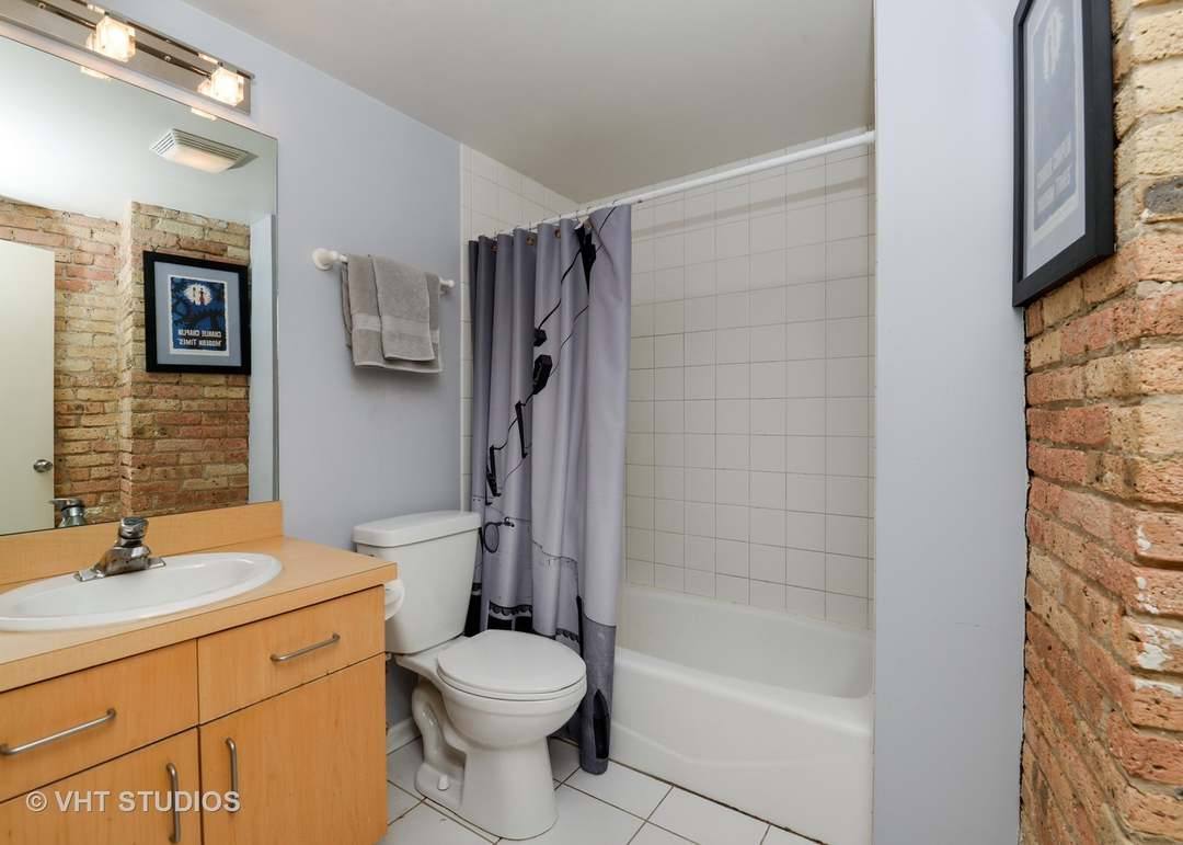 Apartment for rent at 2544 W N Ave #2C, Chicago, IL 60647