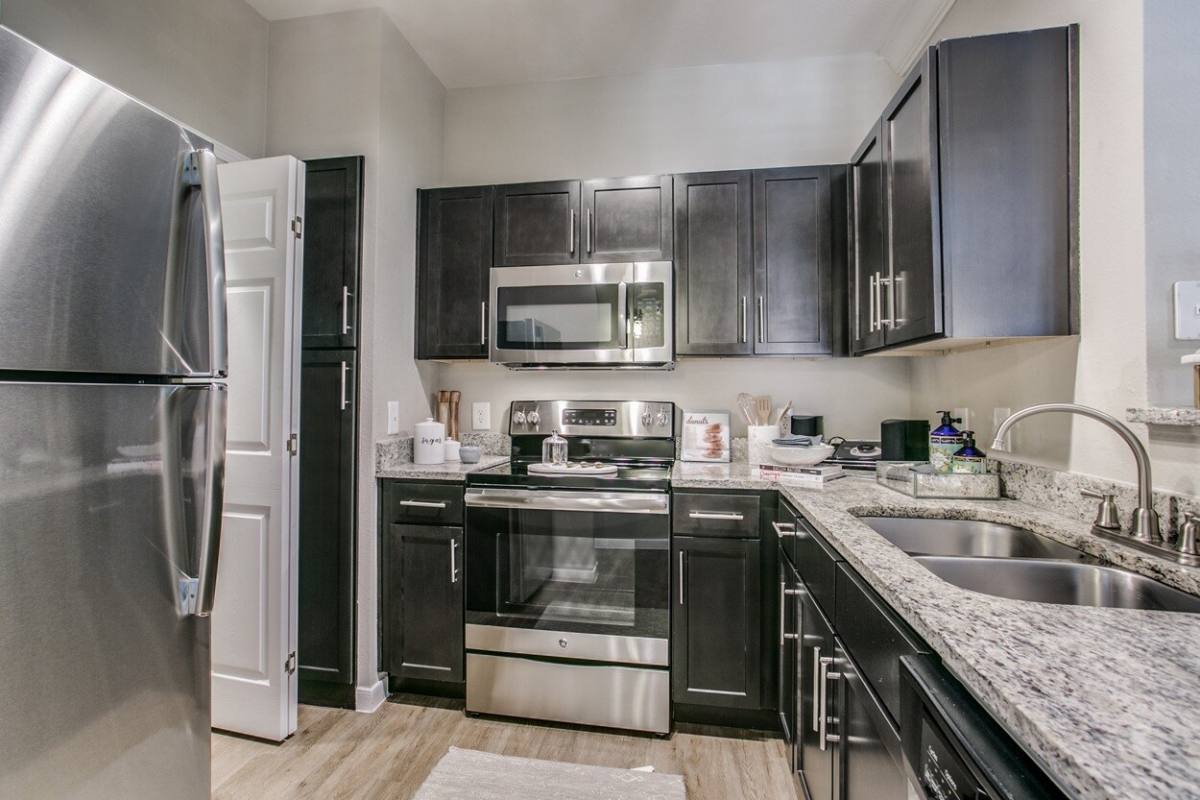 Apartment for rent at 4000 Essex Lane #GAEL, Houston, TX 77027