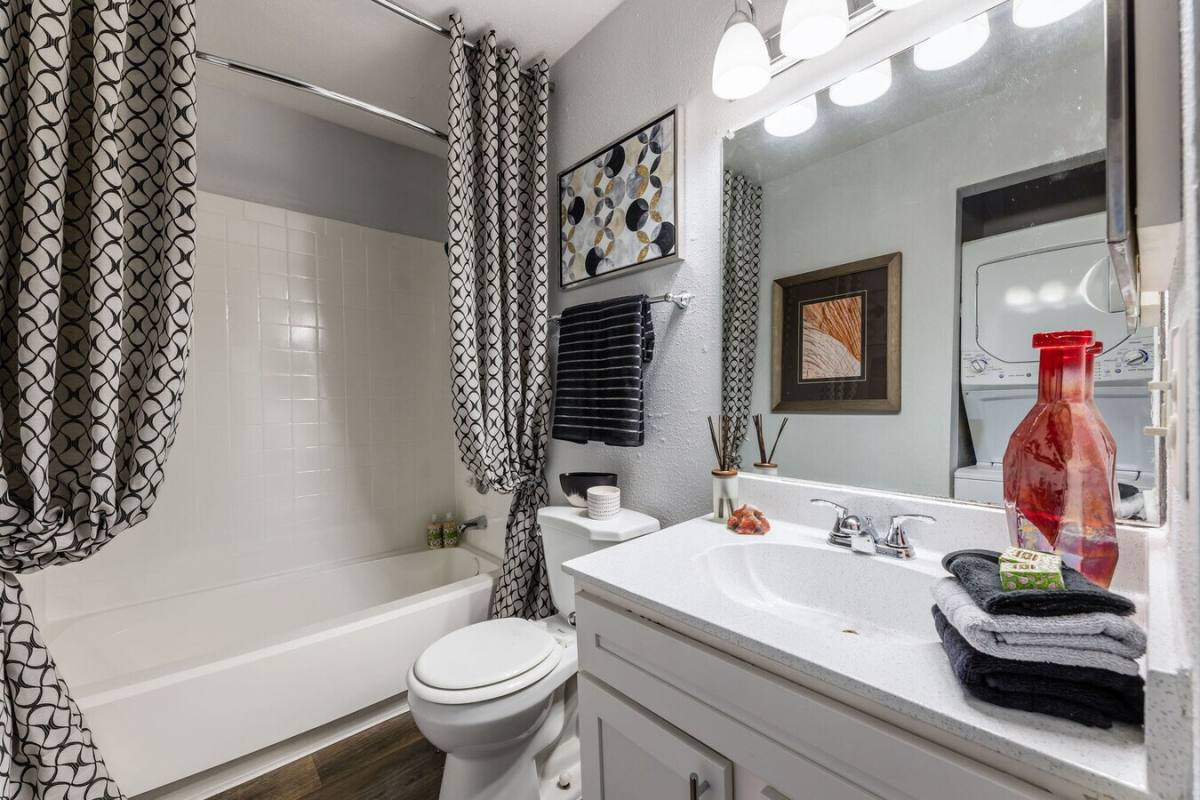 Apartment for rent at 8550 Easton Commons Dr #GNT2, Houston, TX 77095