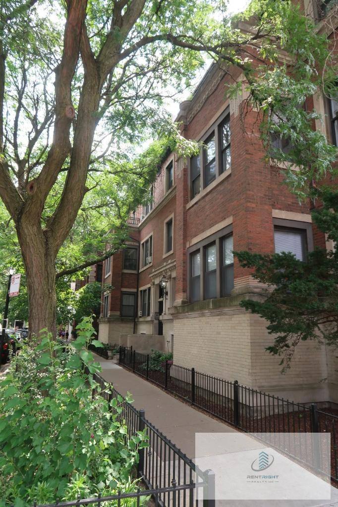 Apartment for rent at 755 W Buena Ave #103, Chicago, IL 60613