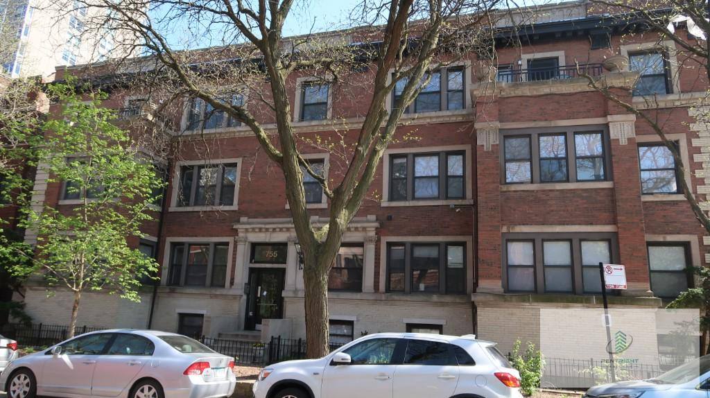 Apartment for rent at 755 W Buena Ave #103, Chicago, IL 60613