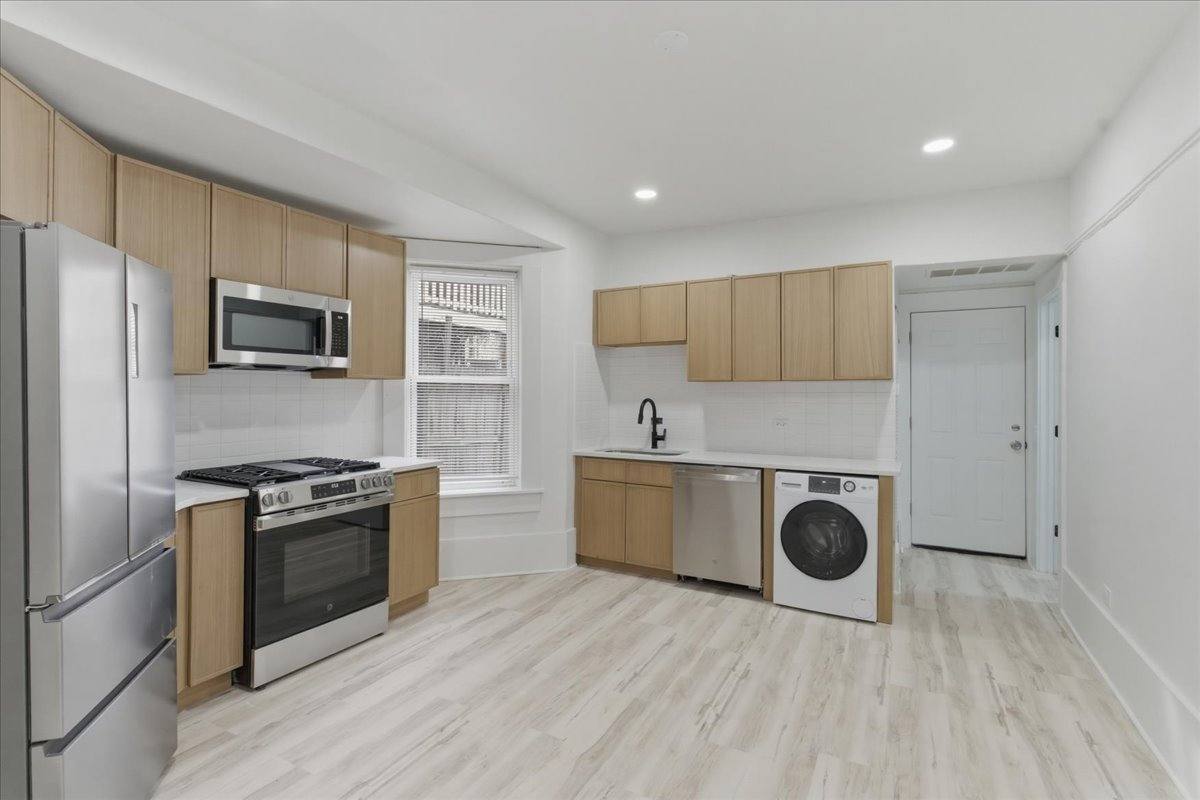 Apartment for rent at 2607 W Haddon Ave #2R, Chicago, IL 60622