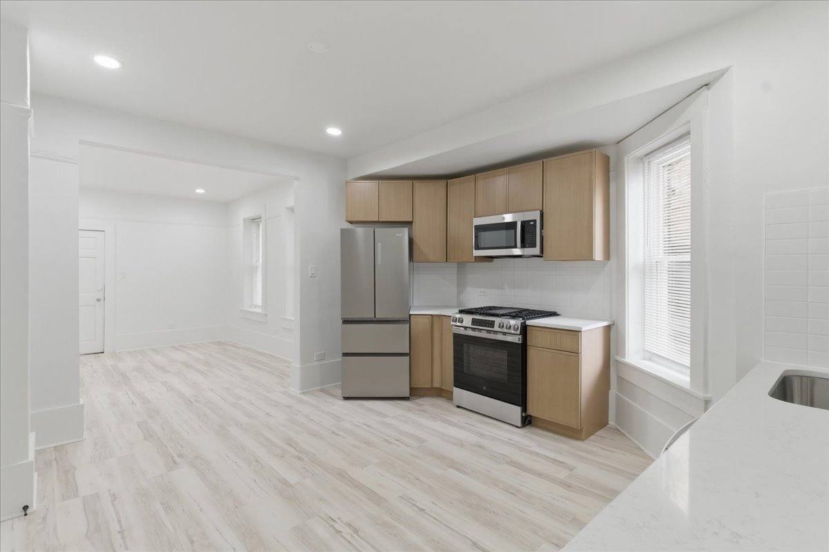 Apartment for rent at 2607 W Haddon Ave #2R, Chicago, IL 60622