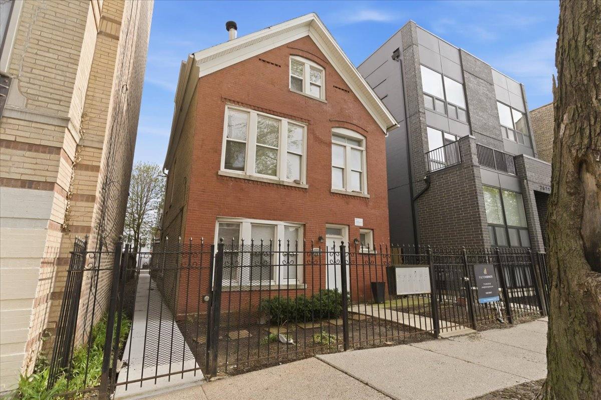 Apartment for rent at 2607 W Haddon Ave #2R, Chicago, IL 60622