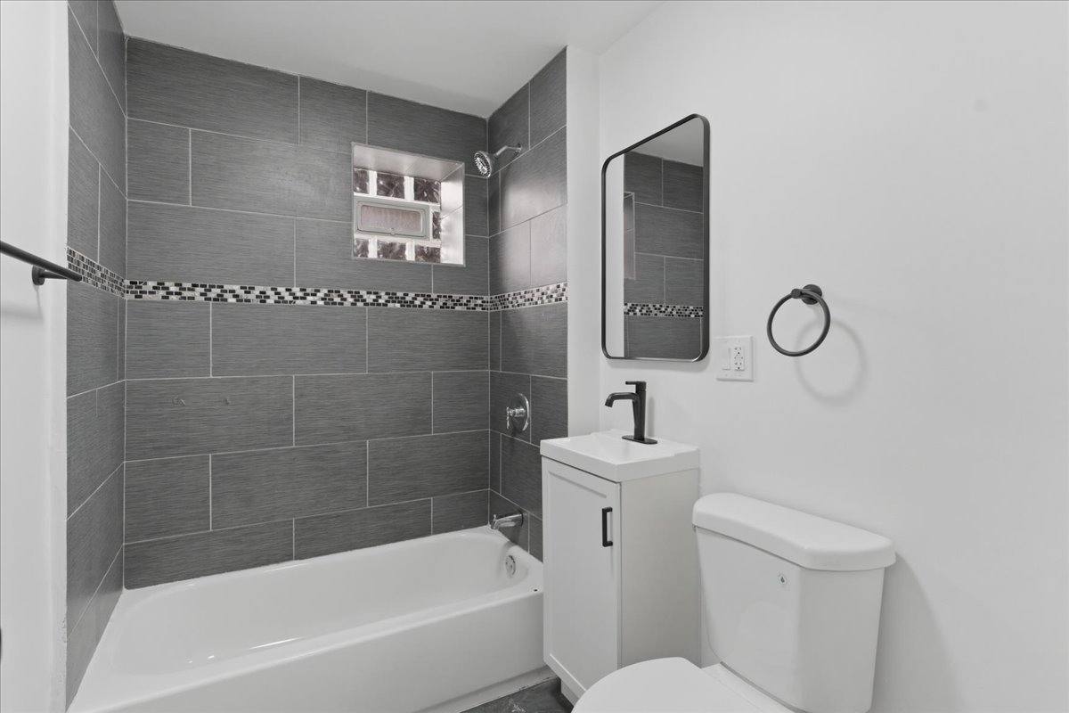 Apartment for rent at 2607 W Haddon Ave #2R, Chicago, IL 60622