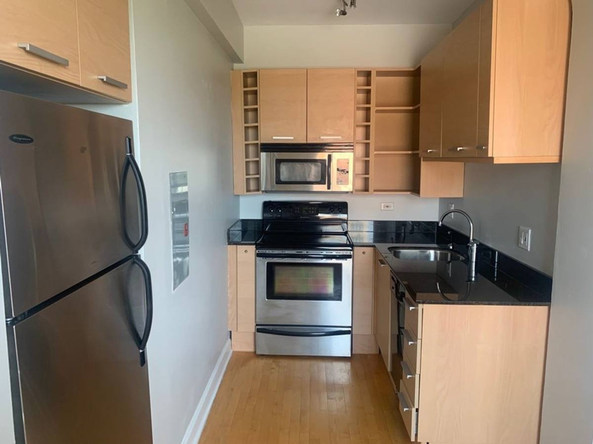 Apartment for rent at 732 W Bittersweet Place #601, Chicago, IL 60613