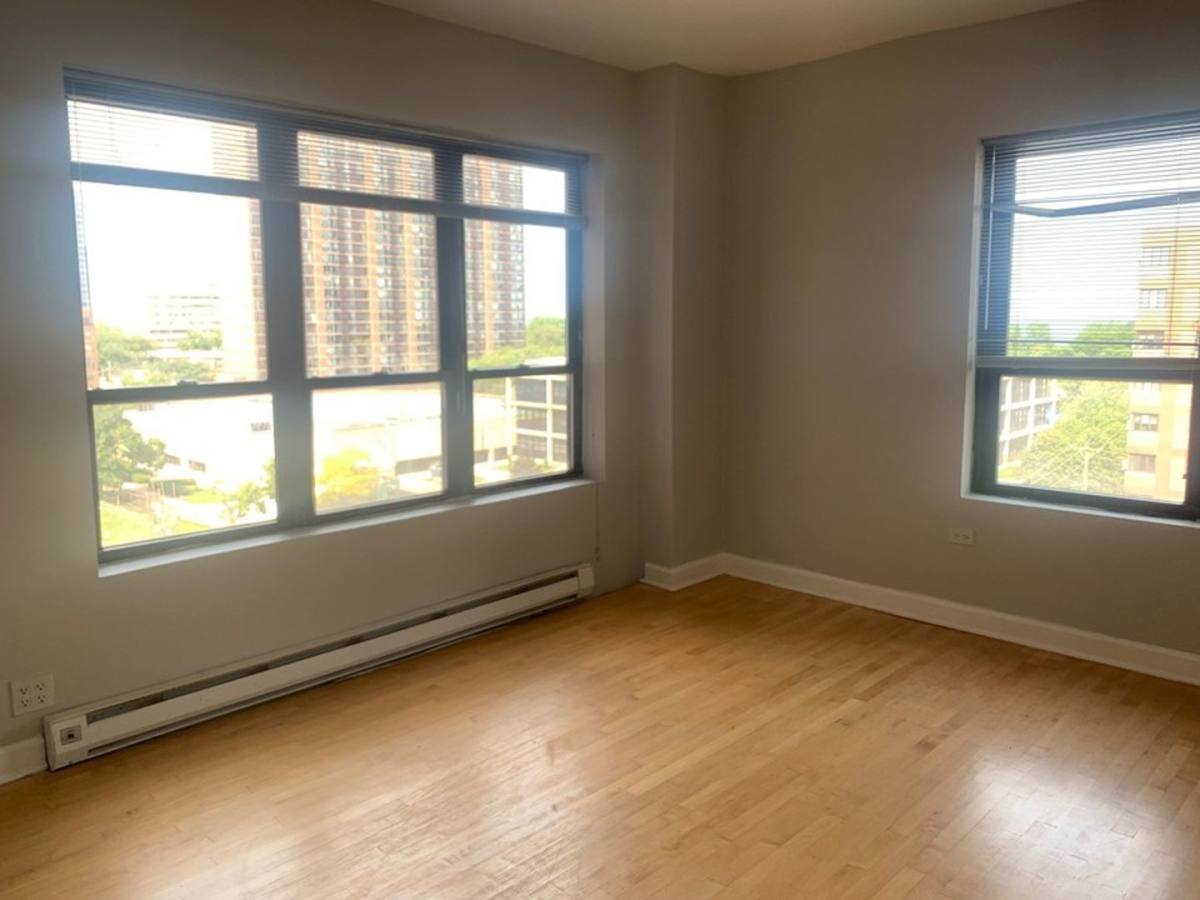 Apartment for rent at 732 W Bittersweet Place #601, Chicago, IL 60613