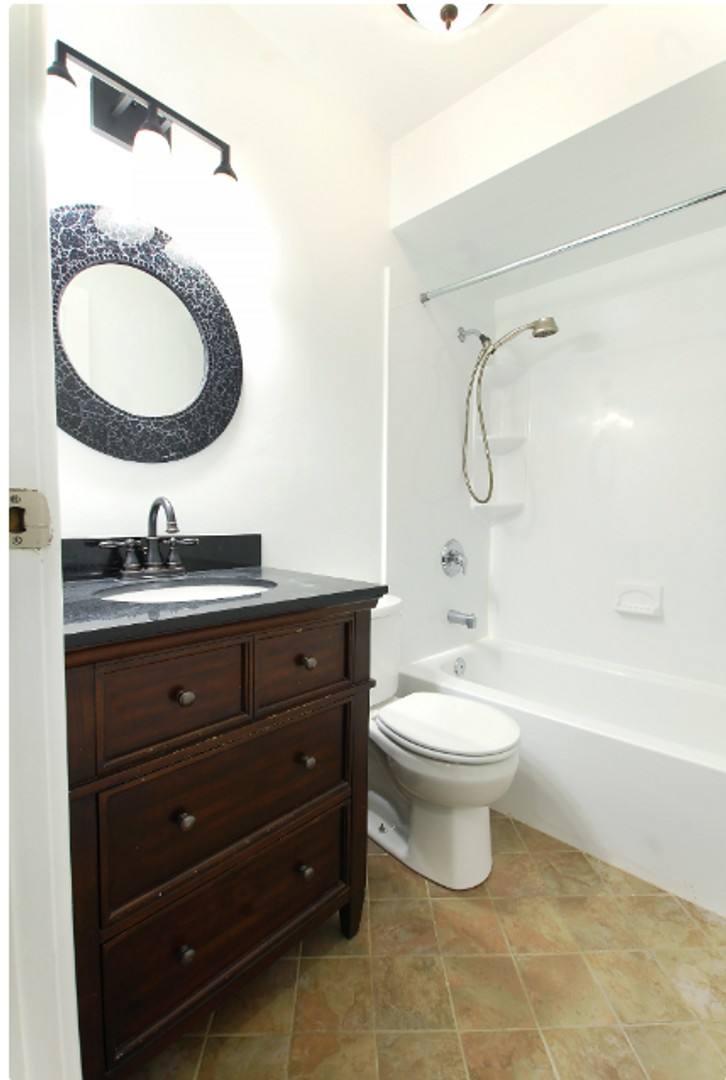 Apartment for rent at 744 W Gordon Terrace #103, Chicago, IL 60613