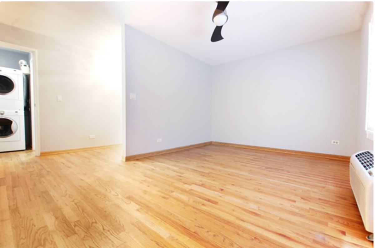 Apartment for rent at 744 W Gordon Terrace #103, Chicago, IL 60613