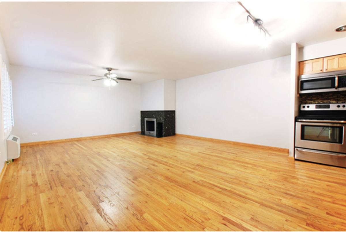 Apartment for rent at 744 W Gordon Terrace #103, Chicago, IL 60613