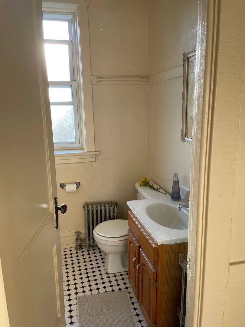 Apartment for rent at 1644 W Summerdale Ave #3N, Chicago, IL 60640