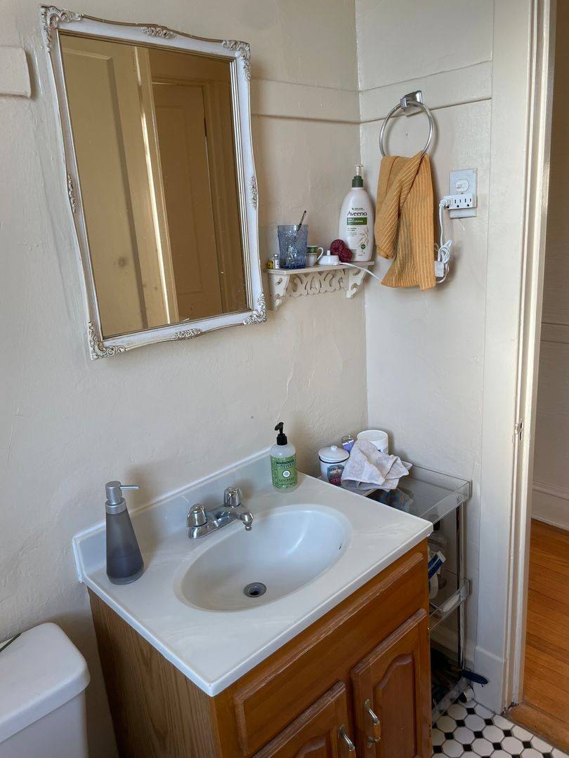 Apartment for rent at 1644 W Summerdale Ave #3N, Chicago, IL 60640