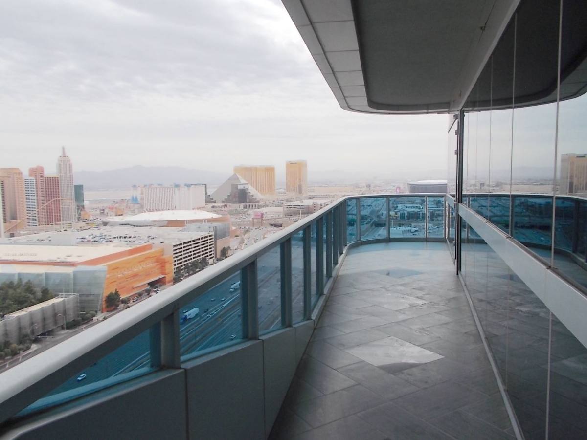 Apartment for rent at 4471 Dean Martin Dr, Las Vegas, NV 89103