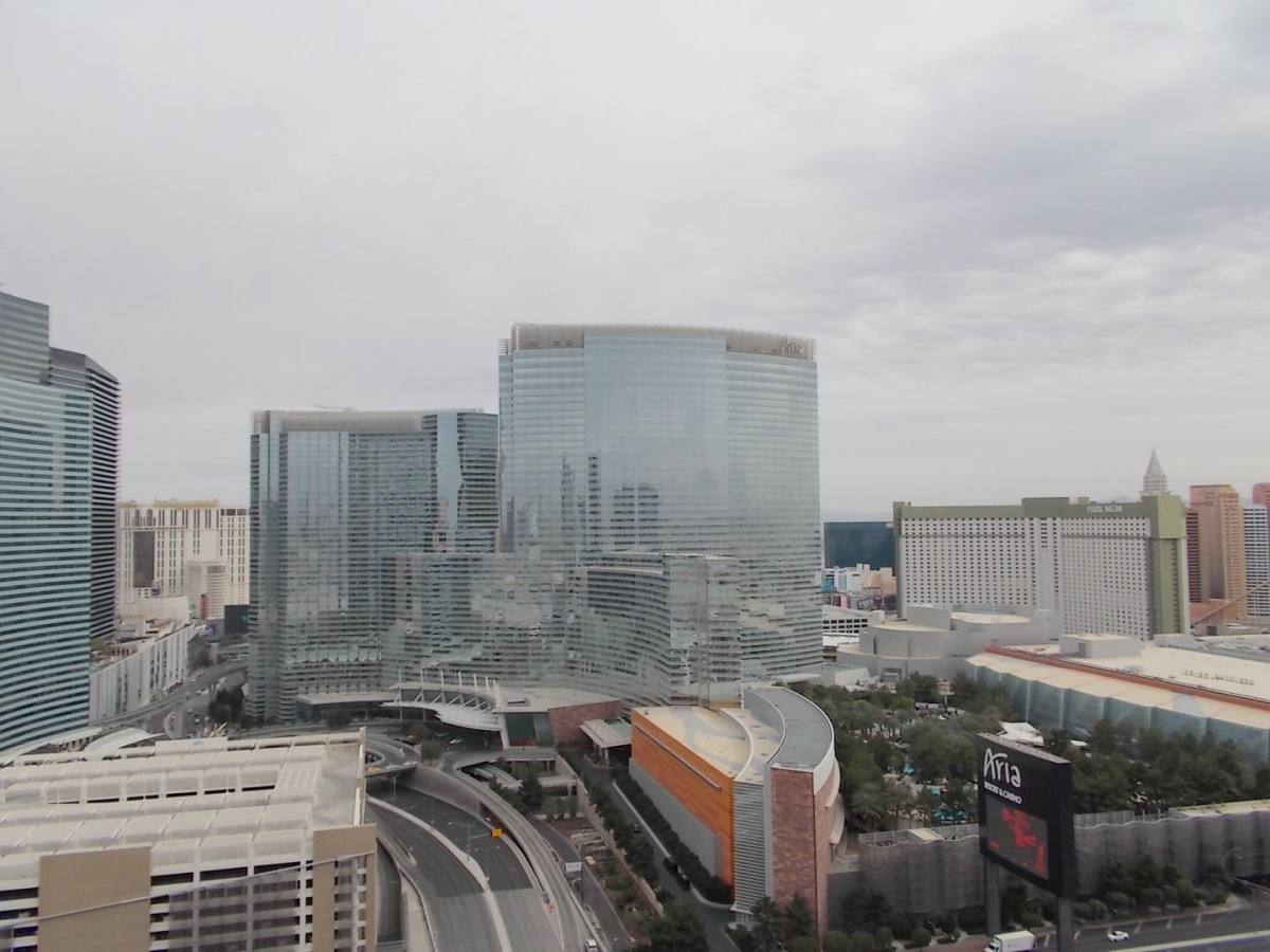 Apartment for rent at 4471 Dean Martin Dr, Las Vegas, NV 89103