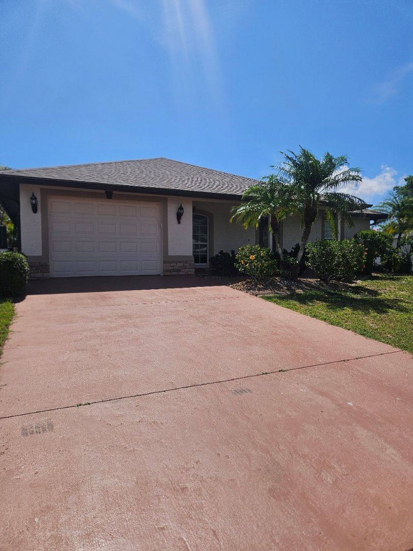 House for rent at 511 Palmetto Dr NE, Port Charlotte, FL 33952