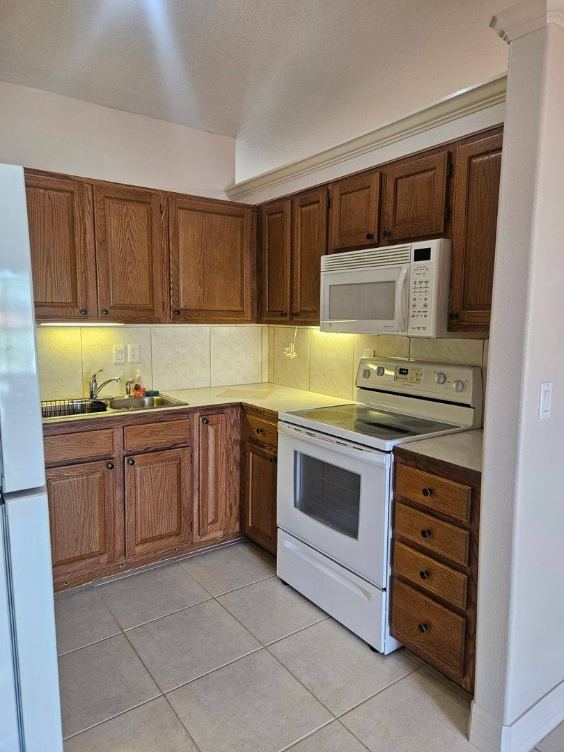 House for rent at 511 Palmetto Dr NE, Port Charlotte, FL 33952