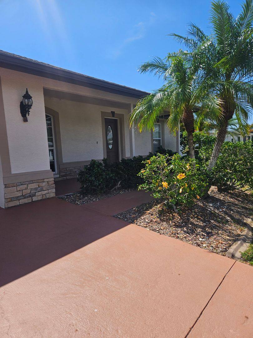 House for rent at 511 Palmetto Dr NE, Port Charlotte, FL 33952