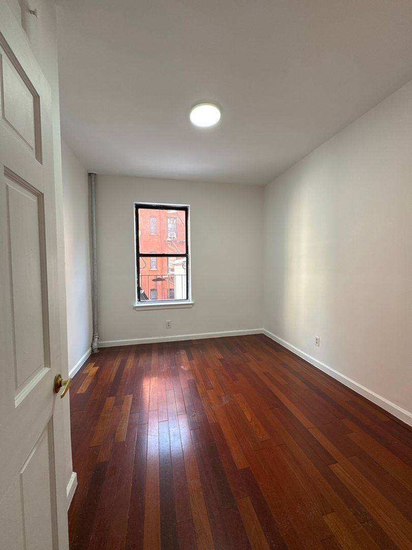Apartment for rent at 1 Arden St, New York, NY 10040