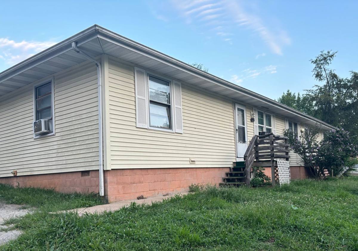 Apartment for rent at 414-416 S 8th Ave, Ozark, MO 65721