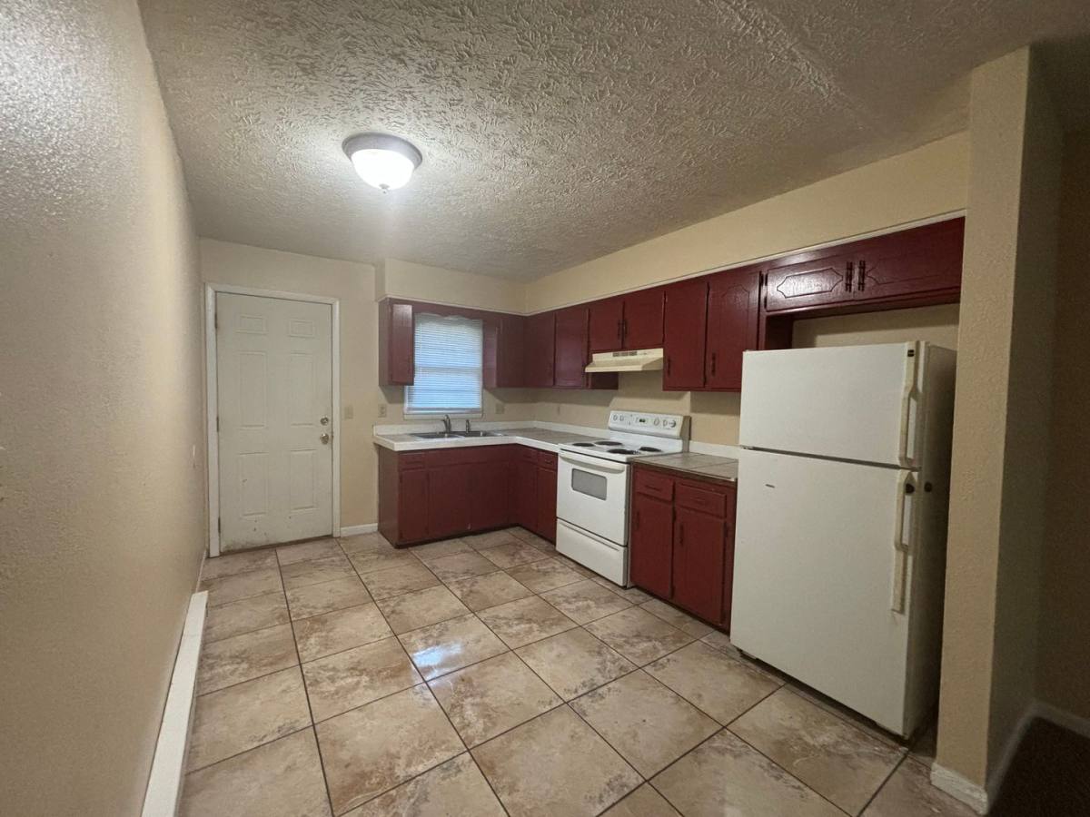 Apartment for rent at 414-416 S 8th Ave, Ozark, MO 65721