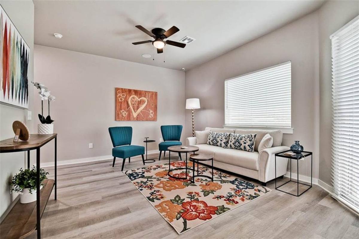 Townhouse for rent at 281 W Ash St, Fayetteville, AR 72703