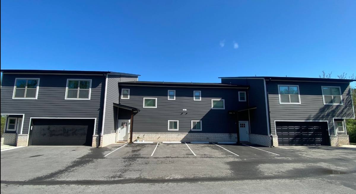 Townhouse for rent at 281 W Ash St, Fayetteville, AR 72703