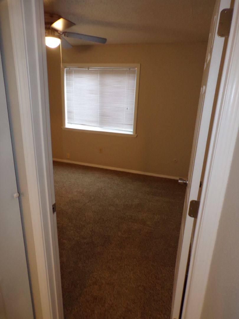 Apartment for rent at 1124 University Dr, Edwardsville, IL 62025