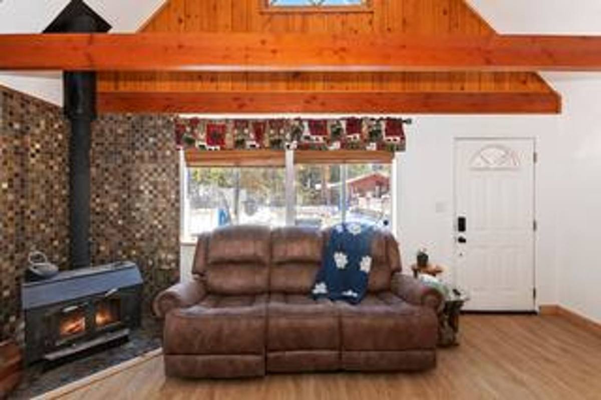 House for rent at 188 Wabash Lane, Sugarloaf, CA 92386