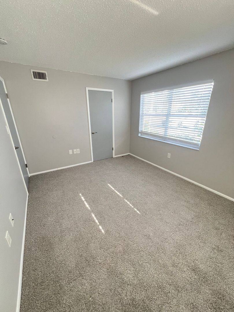 Apartment for rent at 2309 Manatee Ave W, Bradenton, FL 34205