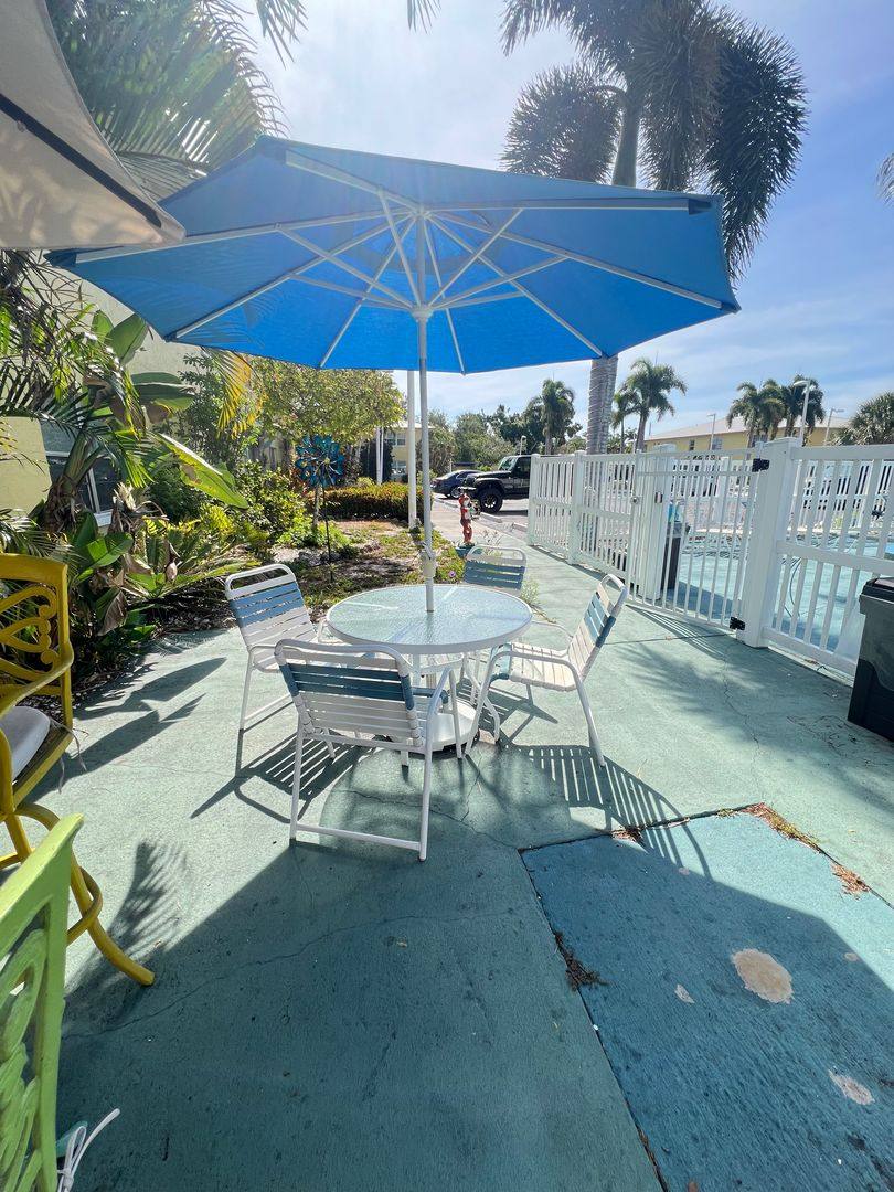 Apartment for rent at 2309 Manatee Ave W, Bradenton, FL 34205