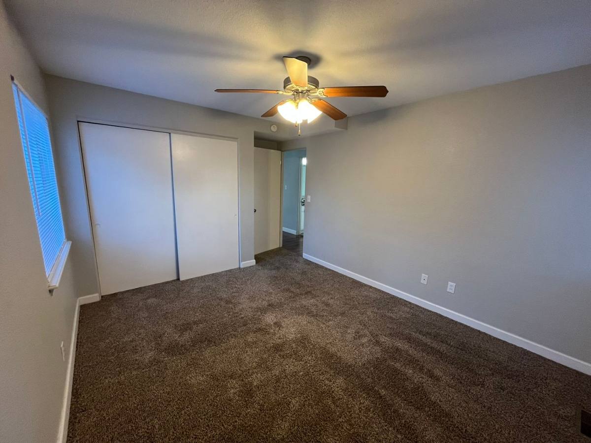 Apartment for rent at 518 Hillsboro Ave, Edwardsville, IL 62025