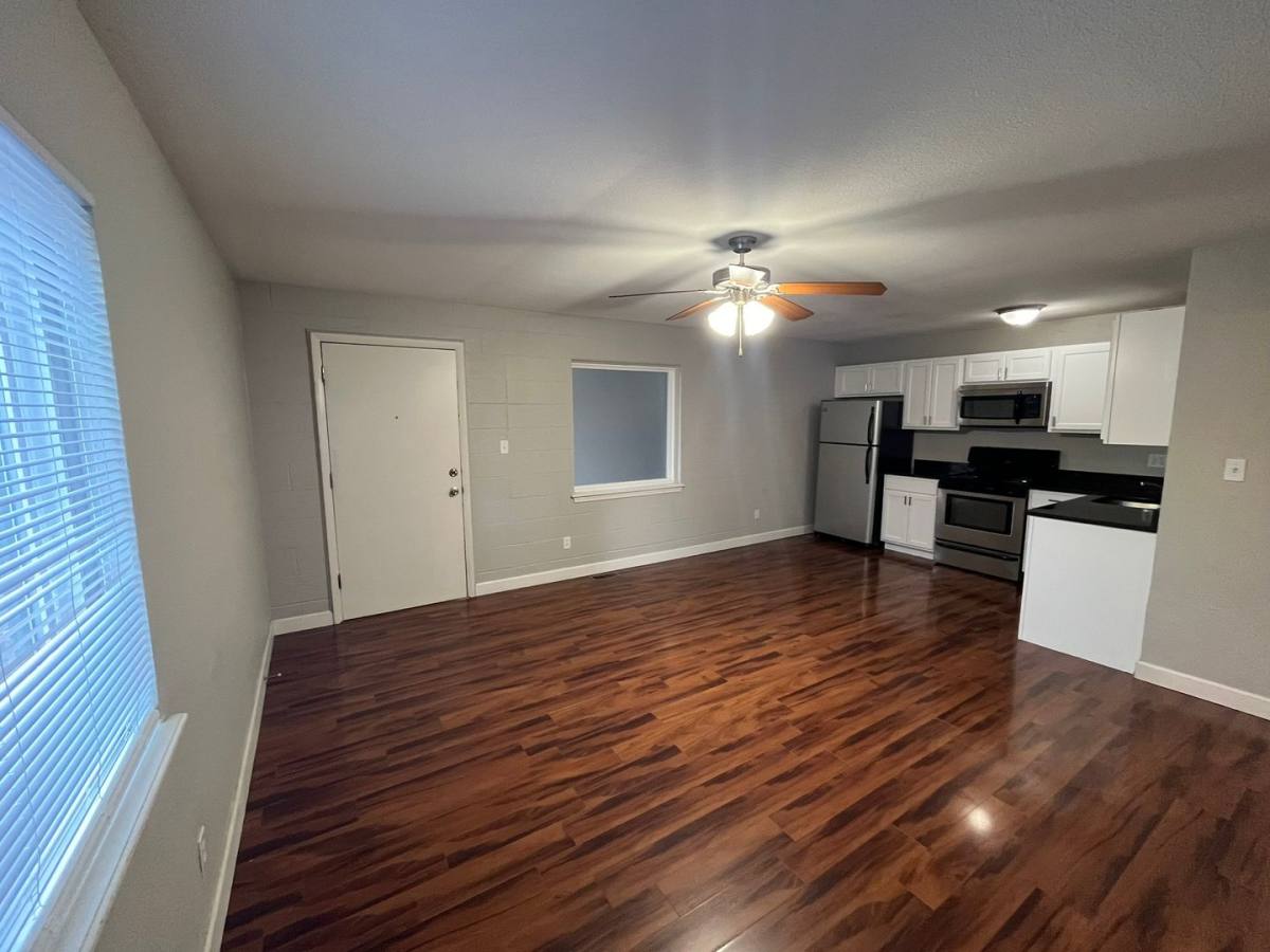 Apartment for rent at 518 Hillsboro Ave, Edwardsville, IL 62025