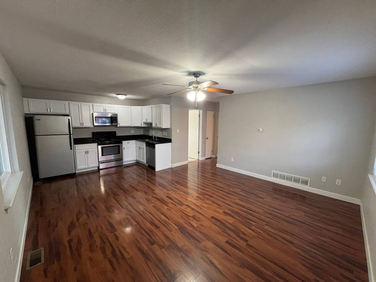 Apartment for rent at 518 Hillsboro Ave, Edwardsville, IL 62025