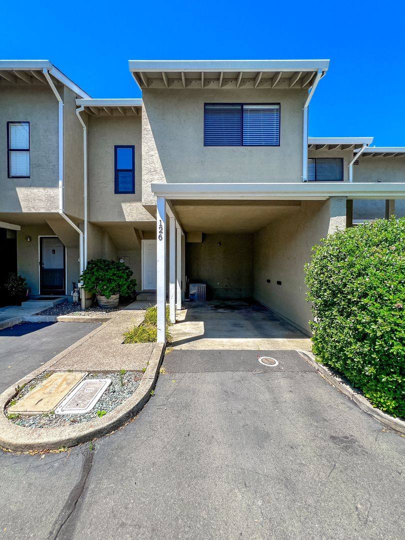 Townhouse for rent at 108-150 Adobe Lane, Napa, CA 94559