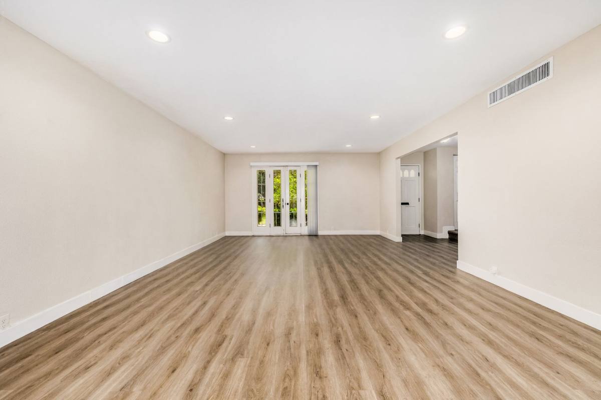 Townhouse for rent at 850 Tam O Shanter, Las Vegas, NV 89109