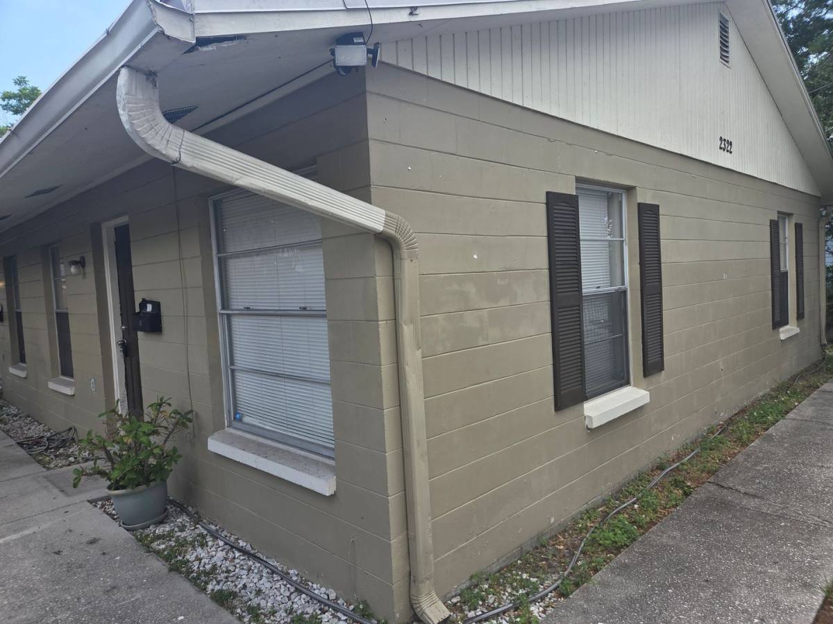 2322 W Saint John St, Tampa, FL 33607