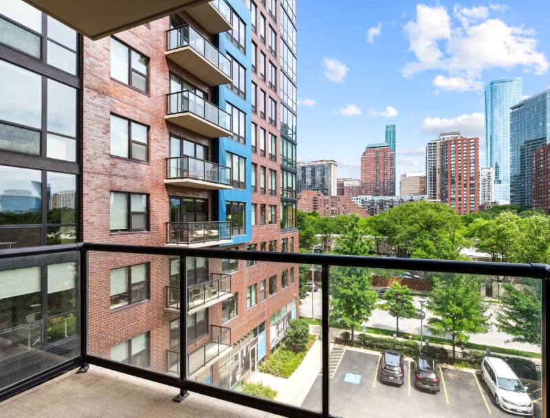 Apartment for rent at 41 W Polk St, Chicago, IL 60605